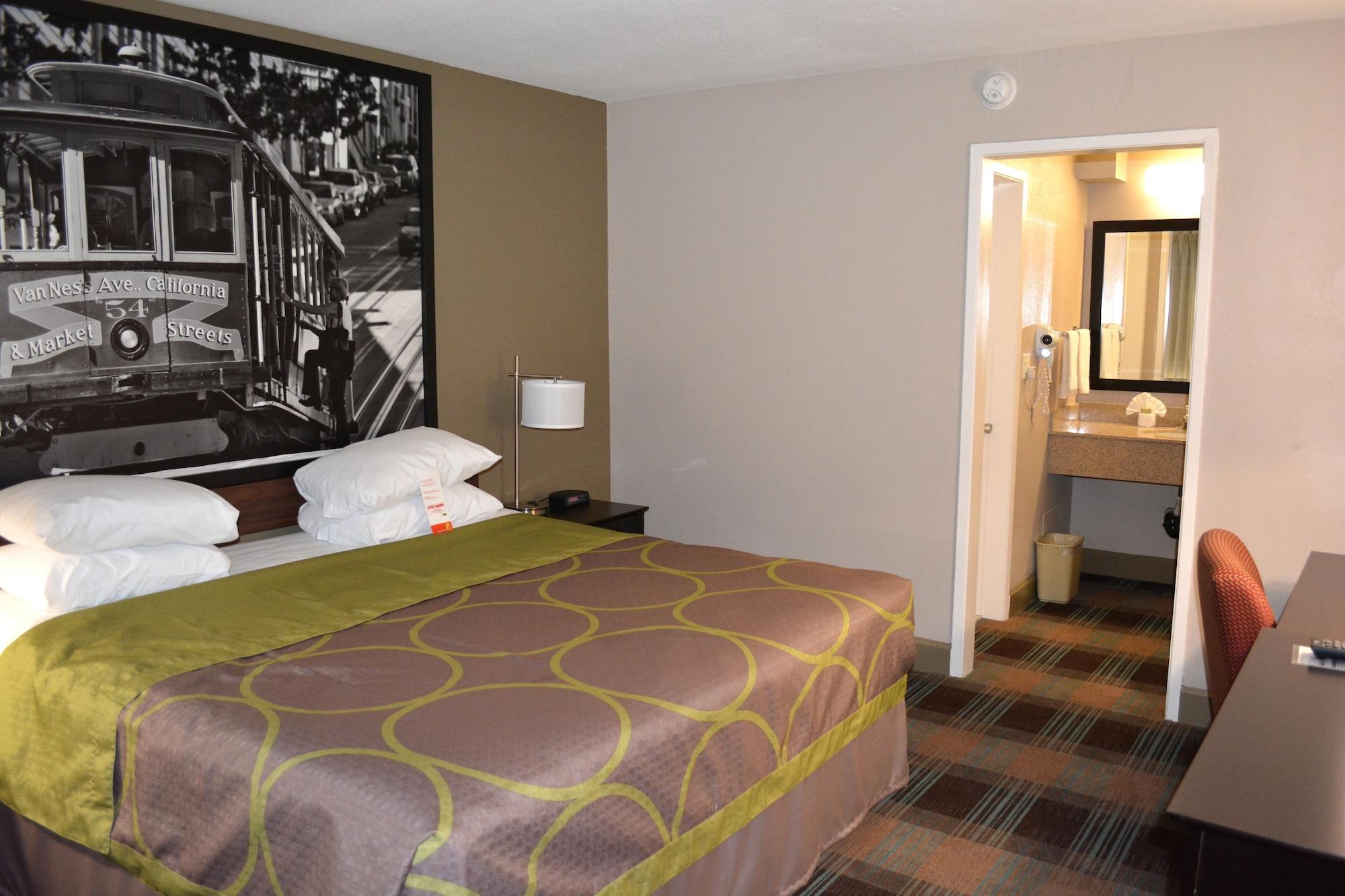 Super 8 By Wyndham Salinas Motel Buitenkant foto